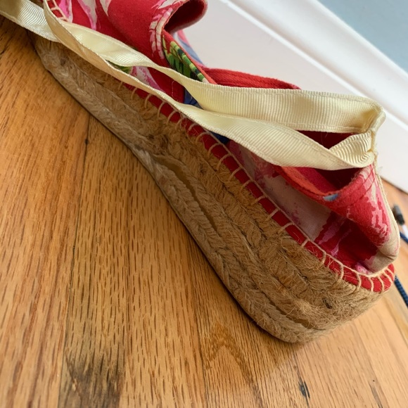 American Eagle Red Hawaiian Platform Espadrilles - Picture 8 of 10